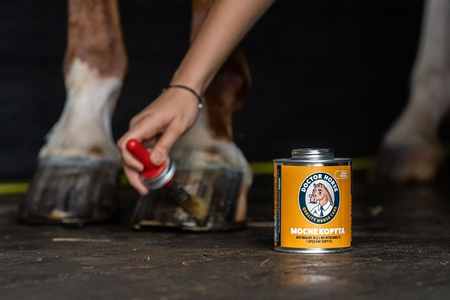 DOCTOR HORSE Mocne Kopyta Naturalny olej do kopyt 450 ml  