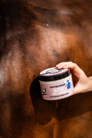 DOCTOR HORSE Pachnie, że mucha nie siada - krem chroniący przed owadami dla konia 450 ml 